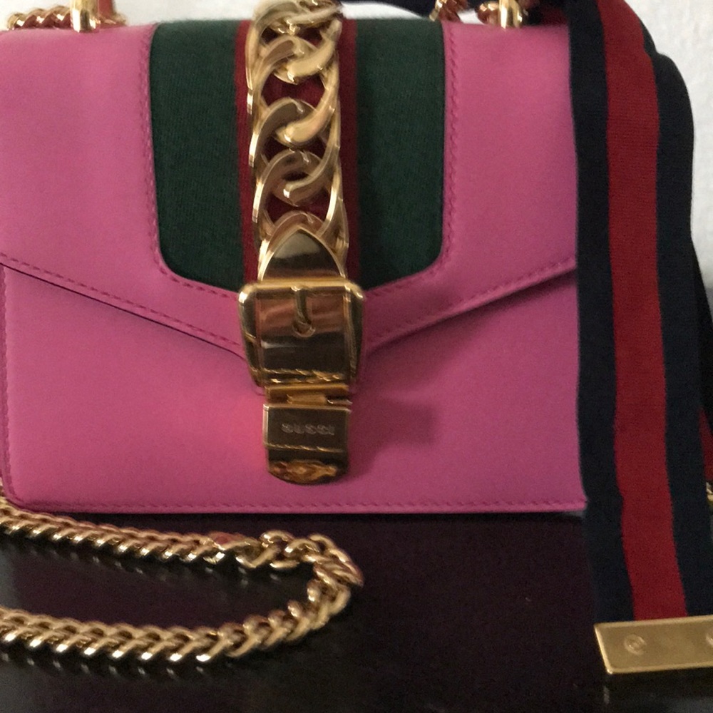 Meet your Posher, Val